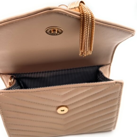 Women’s Chevron Flap Crossbody Bag Gold Decor New - Picture 3 of 5